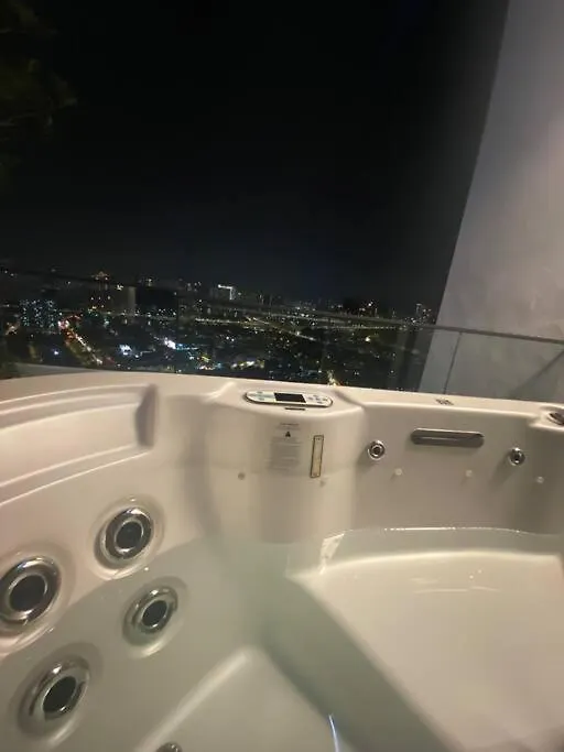 Urban Stylish Condo With City View Kuala Lumpur Apartment
